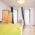 Green Garden Podgorze Apartment WAWELOFTS