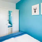 Golden Apartments/Lobz57