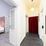 Mariacki Church 3-Rooms P4You Pl