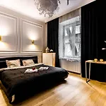 Magical Jacuzzi Apartment