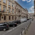 Parkside Fresh Apartments - Old Town Guesthouse - By Upstairs