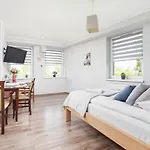 Studio Apartment Gromadzka Kraków by Renters