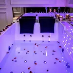 Magical Jacuzzi Apartment