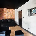 Victoria Apartment
