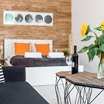 Cracow Best Location Apartment With Garden By Cozyplace