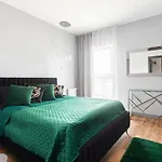 Victoria Apartment