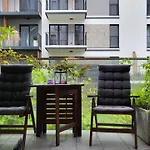 Frank\'S Apartment