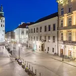 Cadena Gallery Apartments Matejko