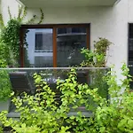 Frank\'S Apartment