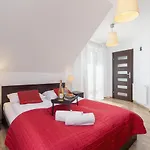 Three-Bedroom Holiday House Kraków Czarnochowice by Renters