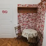 Lorf Hostel&Apartments
