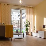 Przytulny Apartament Z Ogrodkiem