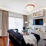 Diamonds Luxury Old Town Residence