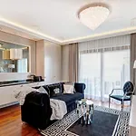 Diamonds Luxury Old Town Residence