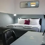 Leo Apartments Main Square