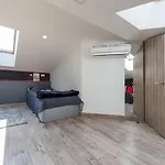 Cozy And Large 62 M2 Apartment With Air Conditioning, Old Town