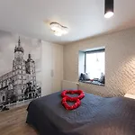 Cozy And Large 62 M2 Apartment With Air Conditioning, Old Town