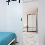 Slusarska Apartment 2
