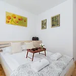 Grota Roweckiego Apartment Ruczaj Cracow By Renters