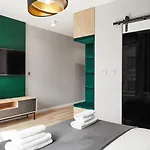 Househost Apartament :Miodowa 42/4B