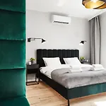 Househost Apartament :Miodowa 42/4B