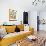 Tauron Arena Premium Apartment With Underground & Outdoor Parking By Renters Prestige