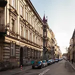 Lilly Apartment Main Train Station Old Town By The Castle Suites Krakow
