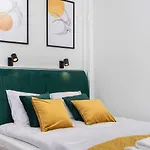 Premium Splendid Old Town Suites - By Upstairs
