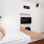 Wow Apartment By Cozyplace