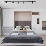 Deluxe City Studio With Parking Kacik 10 By Noclegi Renters