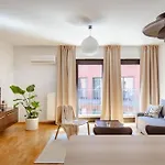 Wygodny Apartament Przy Dworcu
