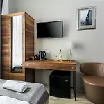 G12 Aparthotel