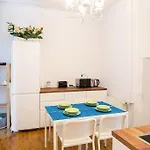 Old Town Kazimierz Shine After Party 4 Indipendent Bedrooms Apartment 2 Bathrooms