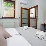 Inpoint 2-Bedrooms Apartment With Private Garden And Free Parking