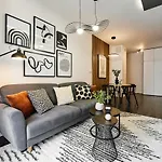 Main Station Art Apartment
