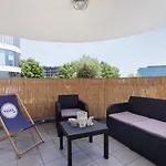 Dworska Apartment On Vistula Boulevards By Renters