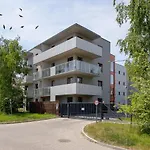 Modern & Spacious Apartment With Air Conditioning & Parking By Renters Prestige