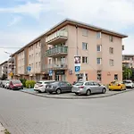 Cozy Apartment With Balcony Chmieleniec By Noclegi Renters