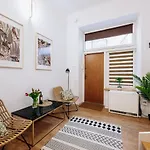 Nest Cosy Apt Old Town & Wawel Hill By Vistula River - By Homelike Krakow