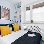 Cozy Apartment Bartla 19 By Noclegi Renters