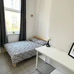 Nice Bedroom Near The Bus And Train Station