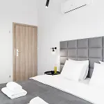 Househost Apartament: Ul. Miodowa 42/42B