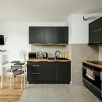 Wygodny Apartament Niedaleko Centrum, Free Parking