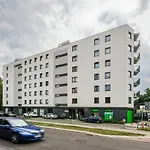 Wygodny Apartament Niedaleko Centrum, Free Parking