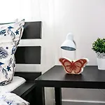 Nullo 3-Bedroom Apartment
