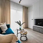 Golden Dreams Luxury Apartment 81