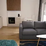 Glamorous And Modern Apartment