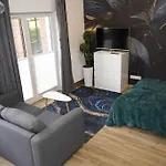 Glamorous And Modern Apartment