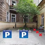 Red Kurka Apartments