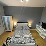Apartament 6 Pietro